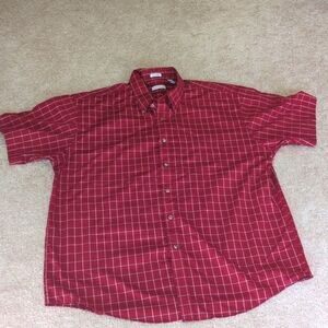 Van Heusen Red Casual Button Down Shirt / No Iron / Wrinkle Free Button Down